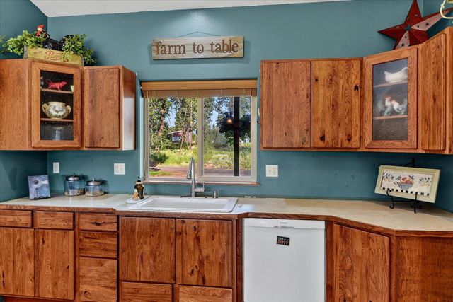 1329 W Paradise Rd, Spokane, WA 99224