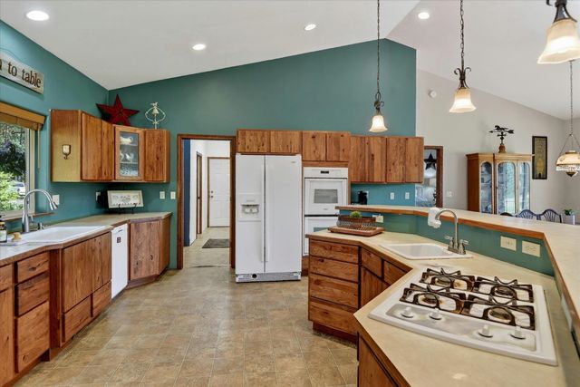 1329 W Paradise Rd, Spokane, WA 99224