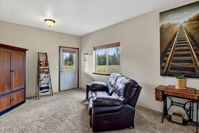 1329 W Paradise Rd, Spokane, WA 99224
