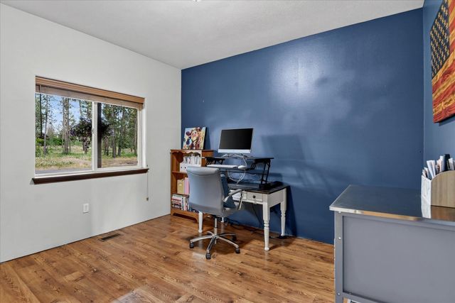1329 W Paradise Rd, Spokane, WA 99224