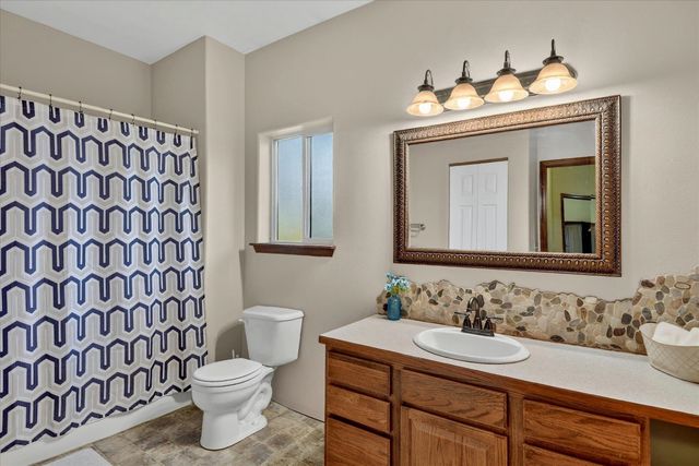 1329 W Paradise Rd, Spokane, WA 99224