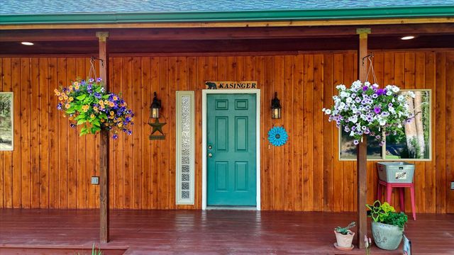 1329 W Paradise Rd, Spokane, WA 99224