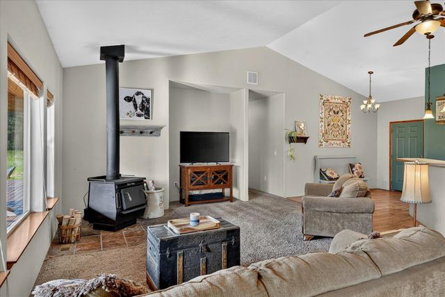 1329 W Paradise Rd, Spokane, WA 99224