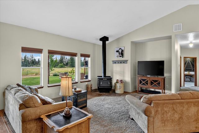 1329 W Paradise Rd, Spokane, WA 99224