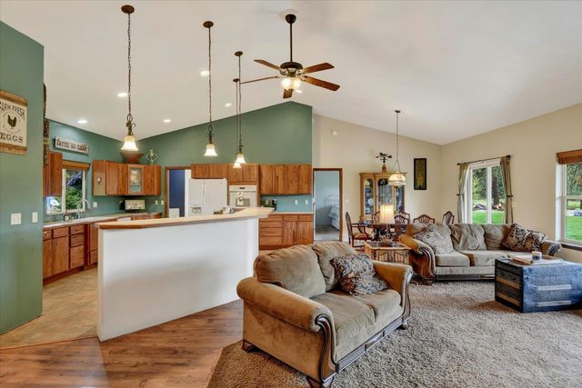 1329 W Paradise Rd, Spokane, WA 99224