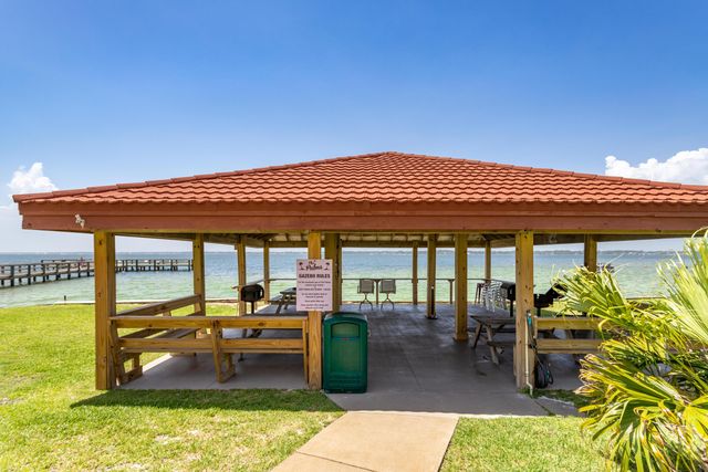 7453 Sunset Harbor Drive 2-107, Navarre, FL 32566