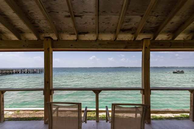 7453 Sunset Harbor Drive 2-107, Navarre, FL 32566