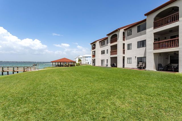 7453 Sunset Harbor Drive 2-107, Navarre, FL 32566