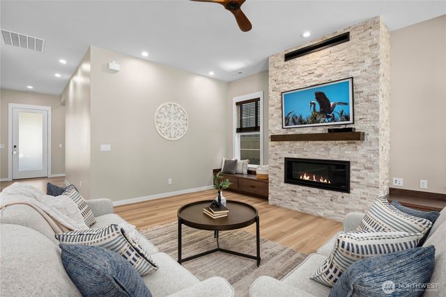 23808 SE Sequoia Street, Black Diamond, WA 98010