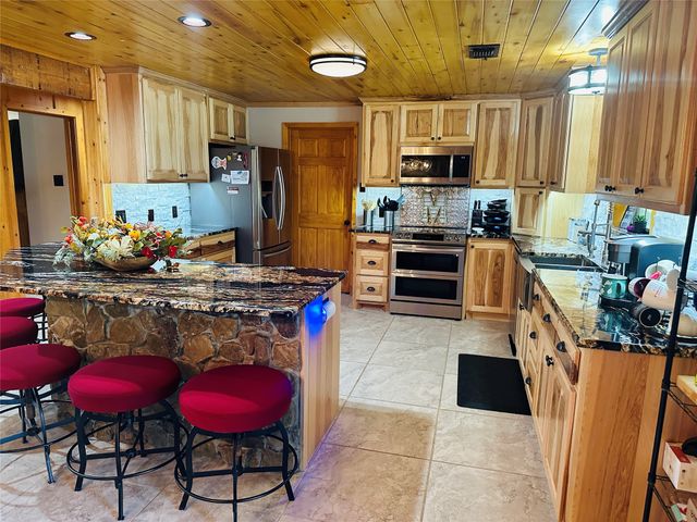 637 County Road 4420, Winnsboro, TX 75494