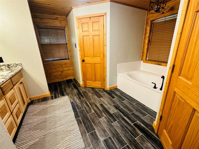 637 County Road 4420, Winnsboro, TX 75494