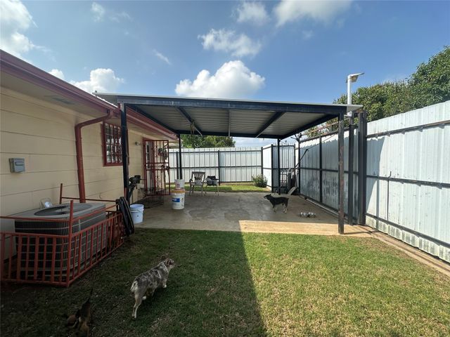 916 Algonquin Drive, Dallas, TX 75217