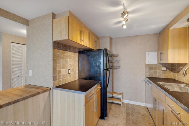 1300 E Lafayette Street 905, Detroit, MI 48207