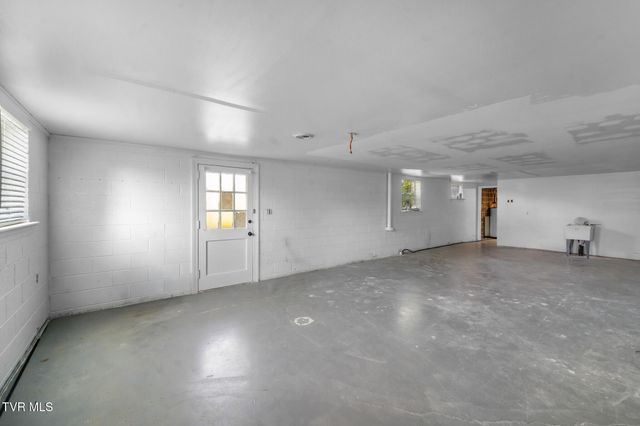 19301 Pleasant View Drive, Abingdon, VA 24211