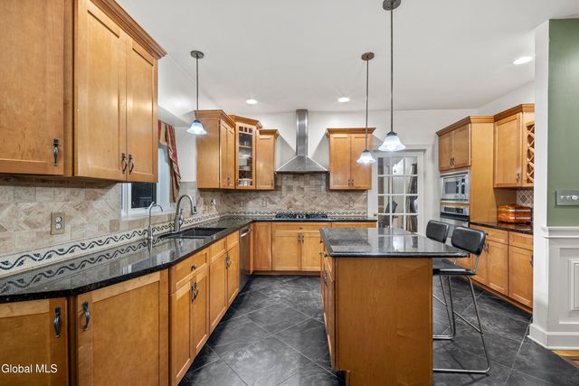 2027 Dobie Lane, Guilderland, NY 12303