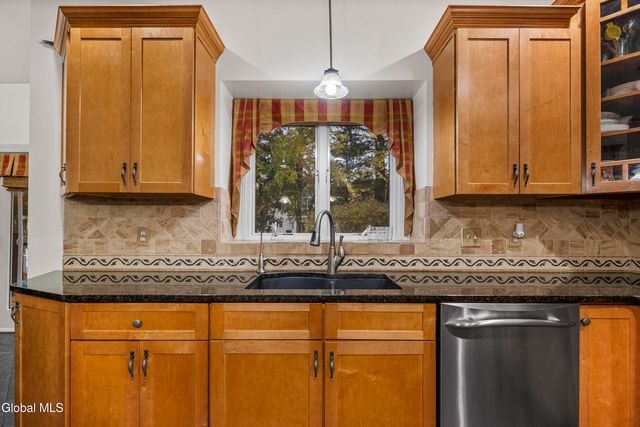 2027 Dobie Lane, Guilderland, NY 12303