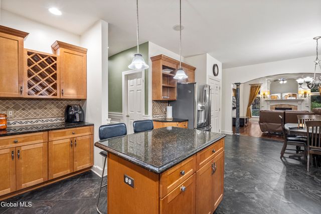 2027 Dobie Lane, Guilderland, NY 12303