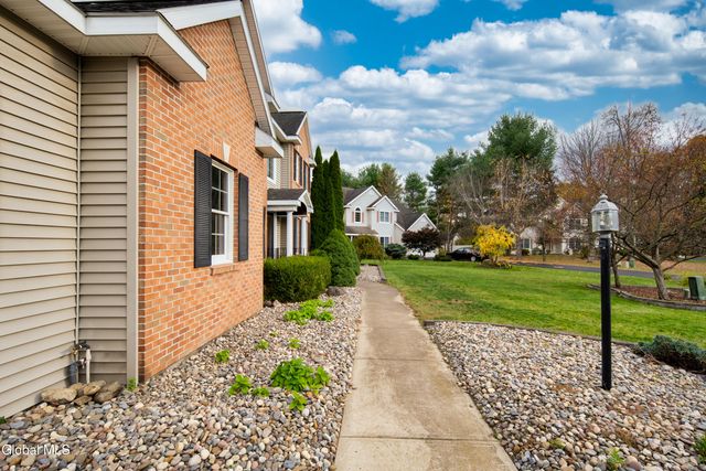 2027 Dobie Lane, Guilderland, NY 12303