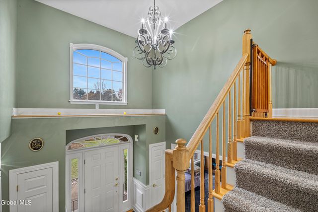 2027 Dobie Lane, Guilderland, NY 12303