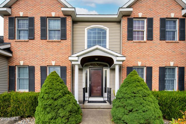 2027 Dobie Lane, Guilderland, NY 12303