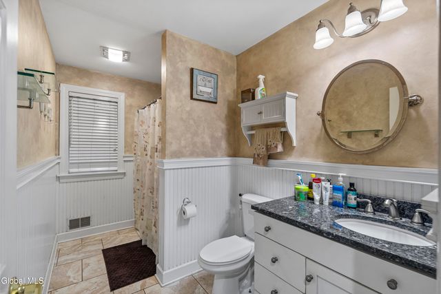 2027 Dobie Lane, Guilderland, NY 12303