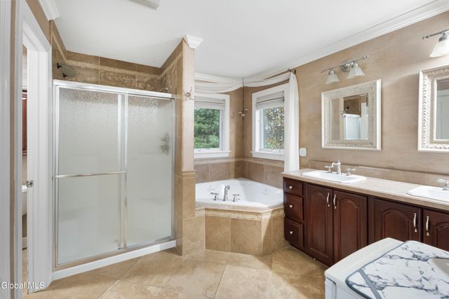 2027 Dobie Lane, Guilderland, NY 12303