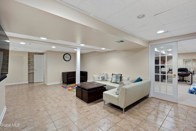 2027 Dobie Lane, Guilderland, NY 12303