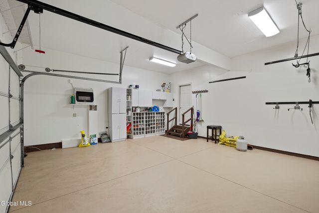 2027 Dobie Lane, Guilderland, NY 12303