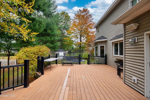 2027 Dobie Lane, Guilderland, NY 12303