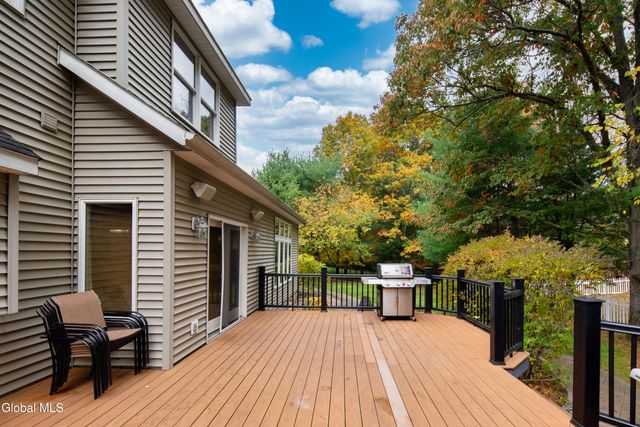 2027 Dobie Lane, Guilderland, NY 12303