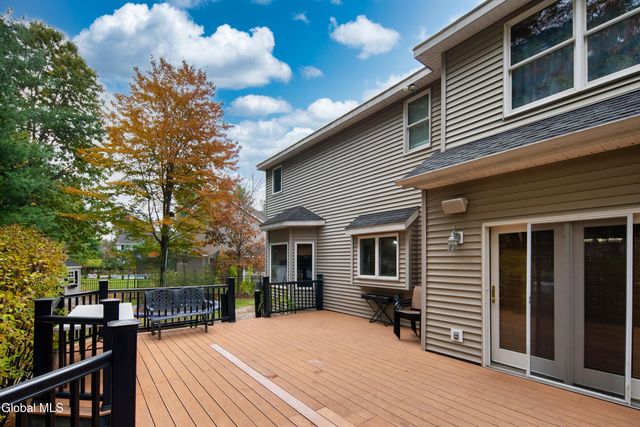 2027 Dobie Lane, Guilderland, NY 12303