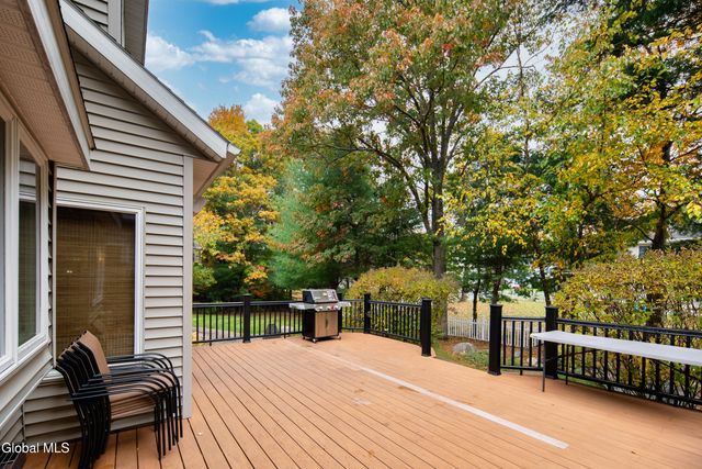 2027 Dobie Lane, Guilderland, NY 12303