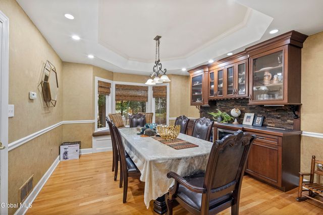 2027 Dobie Lane, Guilderland, NY 12303