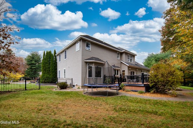 2027 Dobie Lane, Guilderland, NY 12303