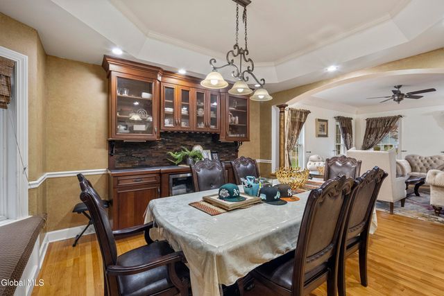 2027 Dobie Lane, Guilderland, NY 12303