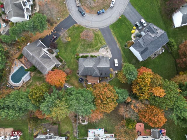 2027 Dobie Lane, Guilderland, NY 12303