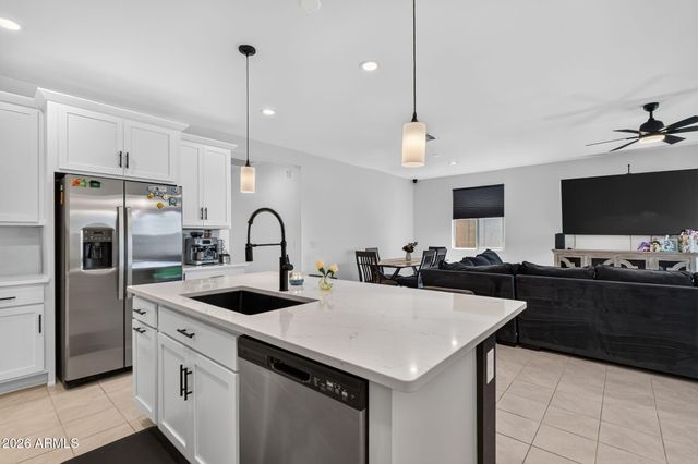 19580 W EDGEMONT Avenue, Buckeye, AZ 85396