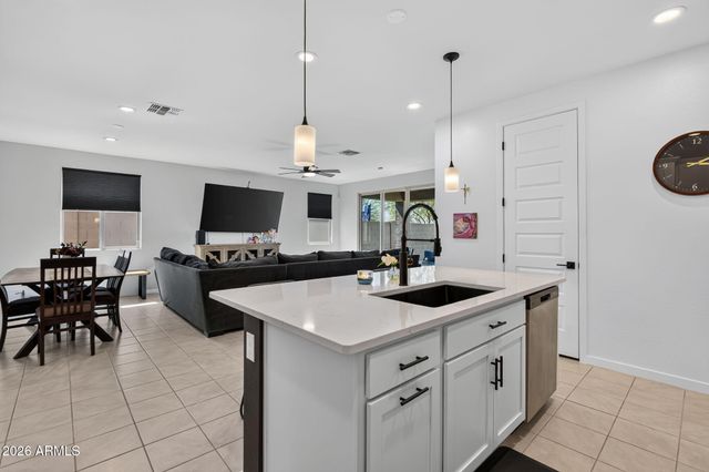 19580 W EDGEMONT Avenue, Buckeye, AZ 85396