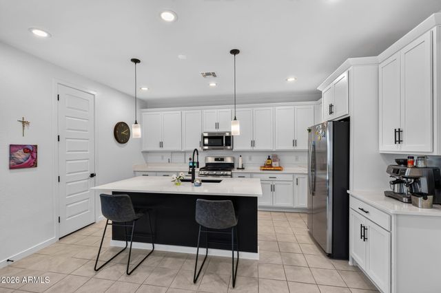 19580 W EDGEMONT Avenue, Buckeye, AZ 85396