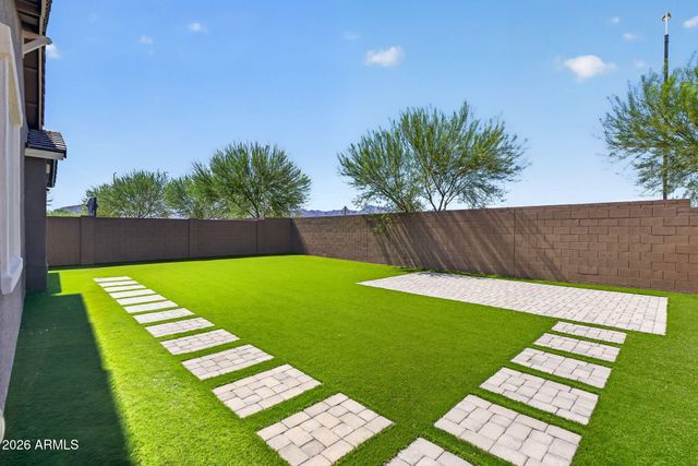 19580 W EDGEMONT Avenue, Buckeye, AZ 85396