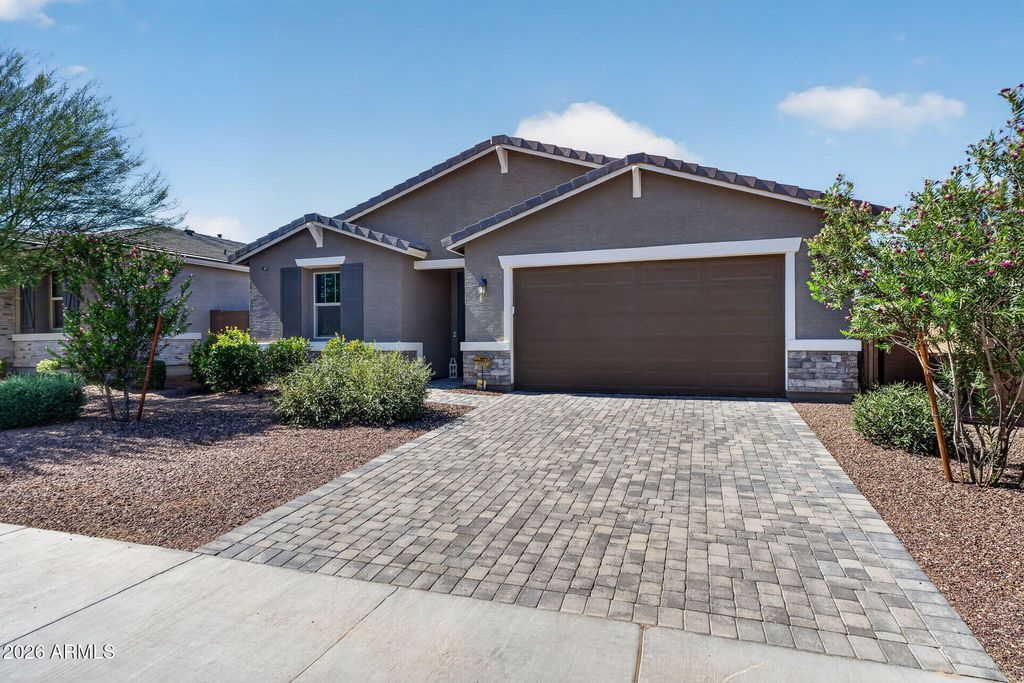19580 W EDGEMONT Avenue, Buckeye, AZ 85396 — photo 2
