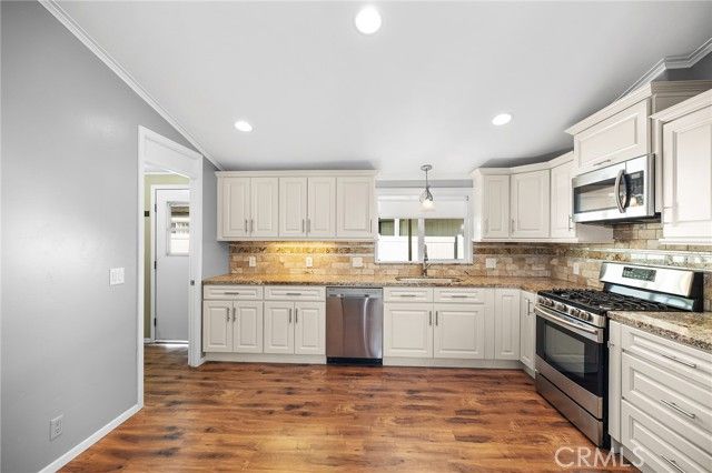 38070 Via La Colina, Murrieta, CA 92563