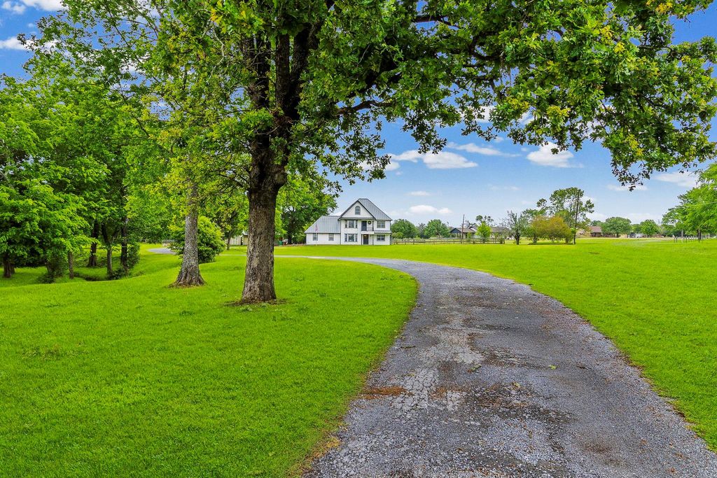 1985 Eastridge Lane, Madisonville, TX 77864