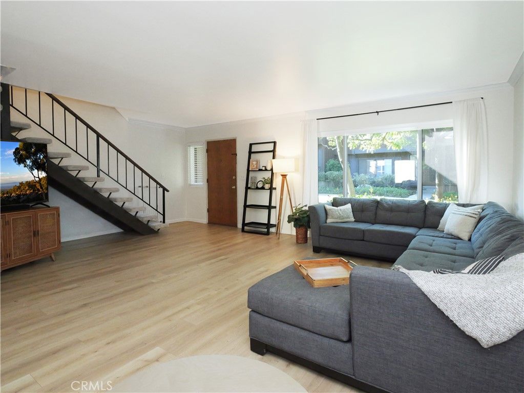 Image 8 of property listing at 1280 Stonewood Court, San Pedro, CA 90732