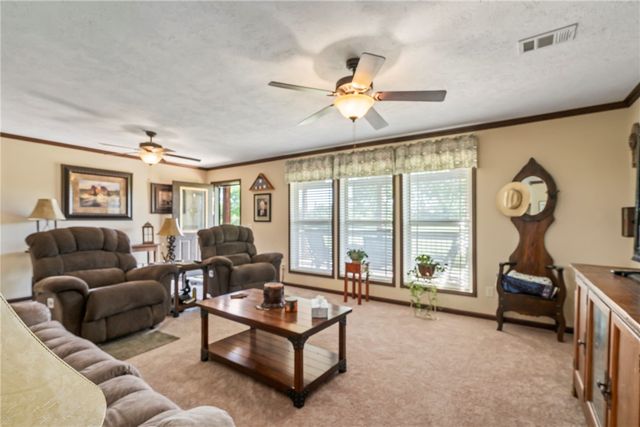 17011 Ross Road, Sulphur Springs, AR 72768