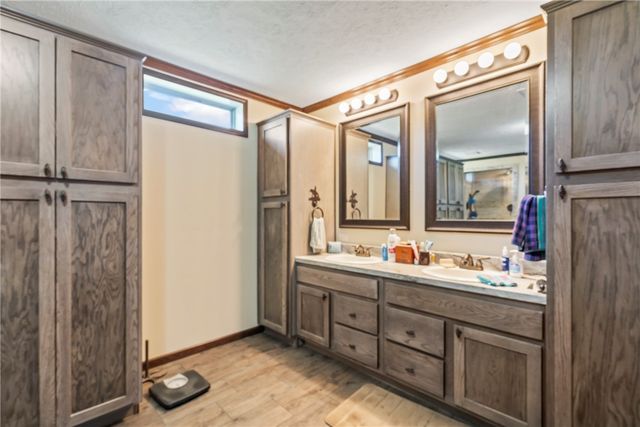 17011 Ross Road, Sulphur Springs, AR 72768
