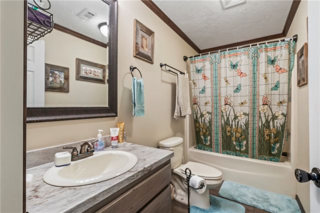 17011 Ross Road, Sulphur Springs, AR 72768