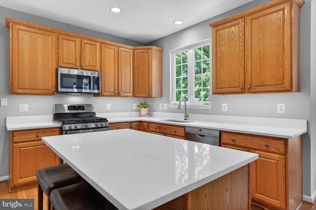 12809 GENTLE SHADE DR, Bristow, VA 20136