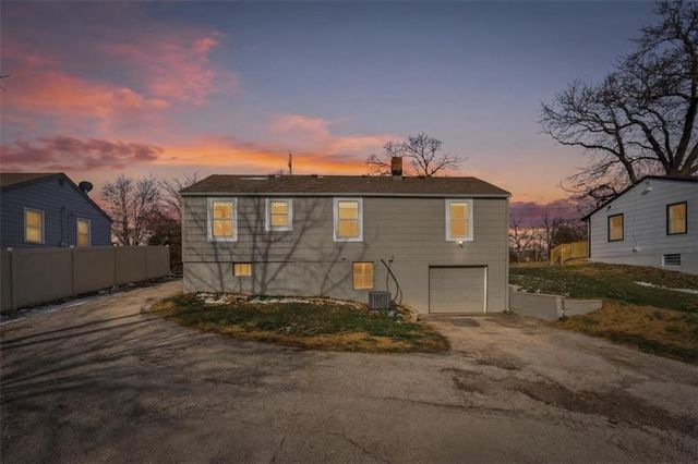 5609 N Walnut Street, Kansas City, MO 64118