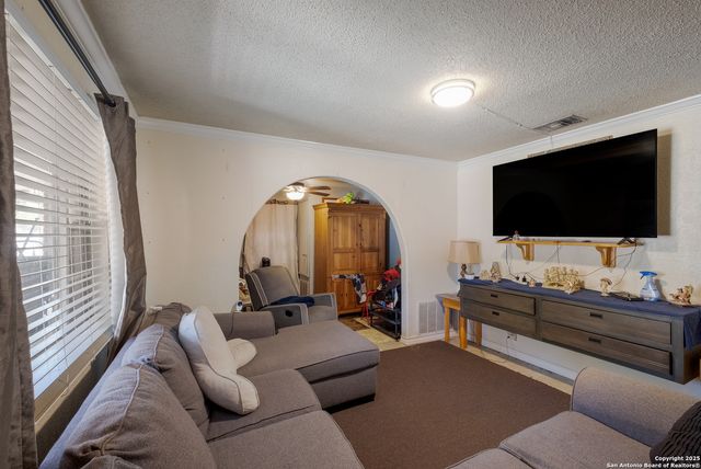 402 Chipinque, San Antonio, TX 78237